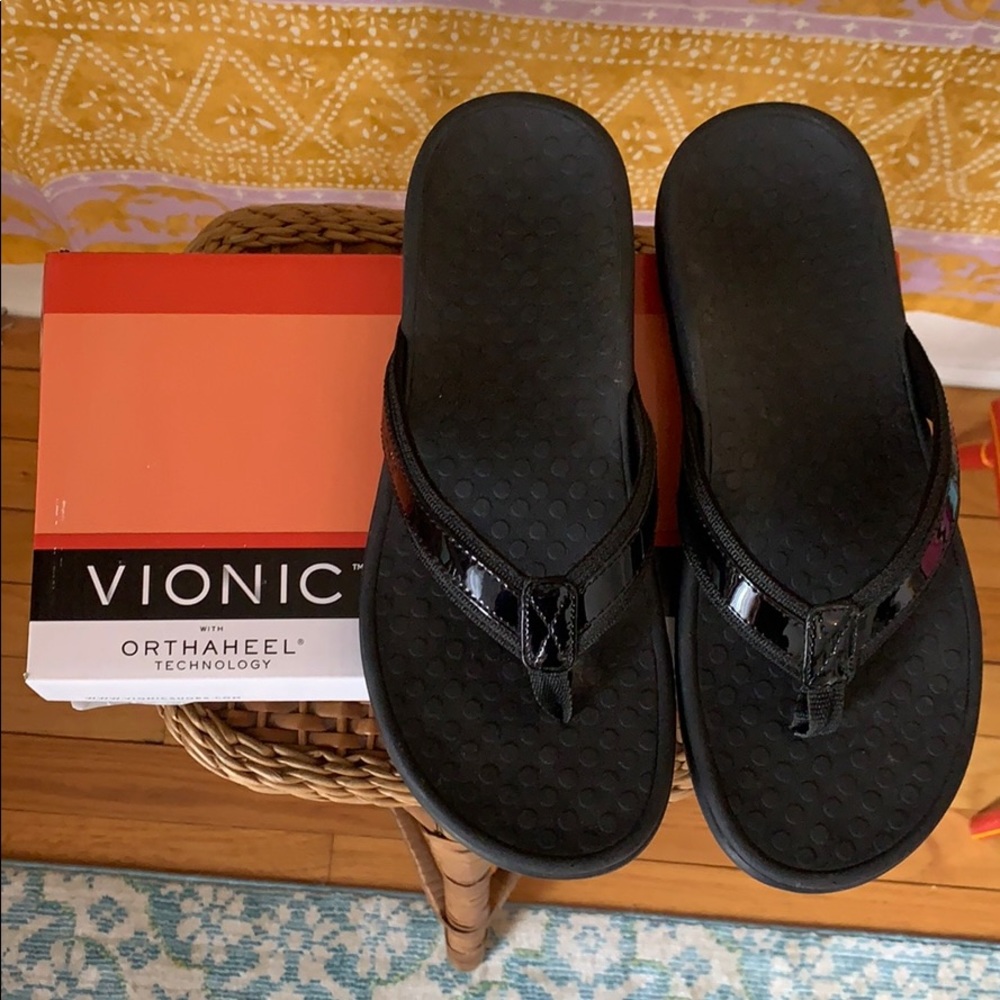 Vionic Orthaheel Technology Flip Flops